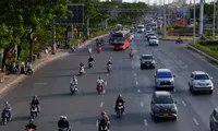 Đường phố TPHCM thông thoáng trong ngày làm việc đầu năm
