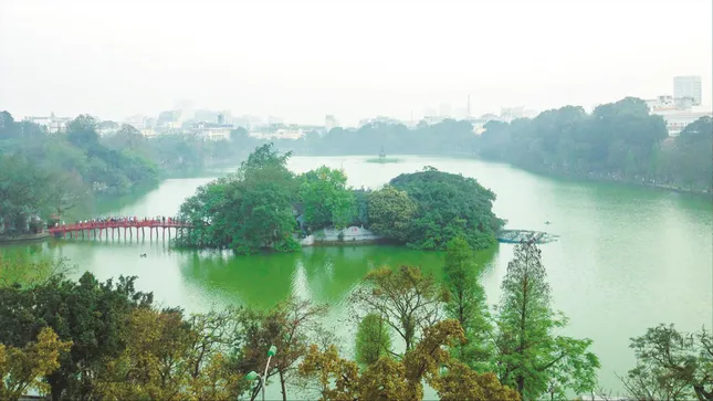 Cây cầu đón linh khí Hồ Gươm ảnh 1